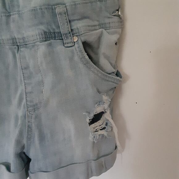 Dollhouse - Bib Overalls Womens Blue Cotton Blend Denim Distressed Short Size 9 - Picture 4 of 12